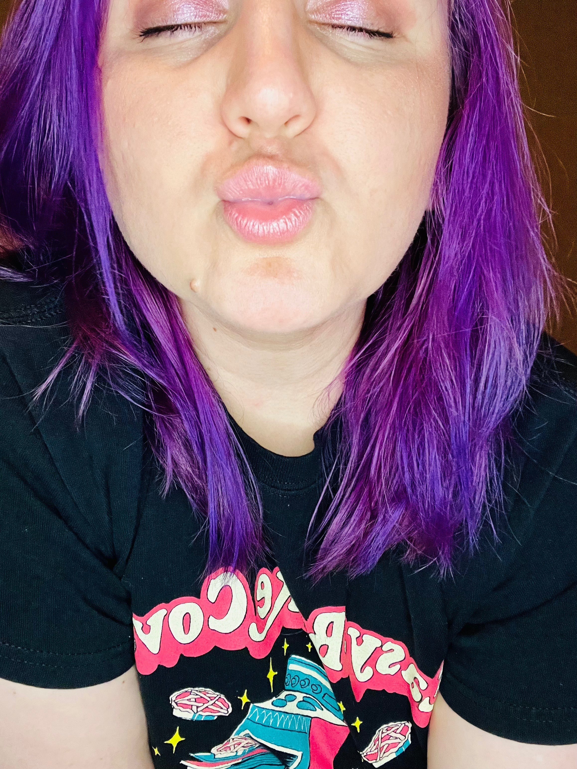 nude amelia.indigo messaging