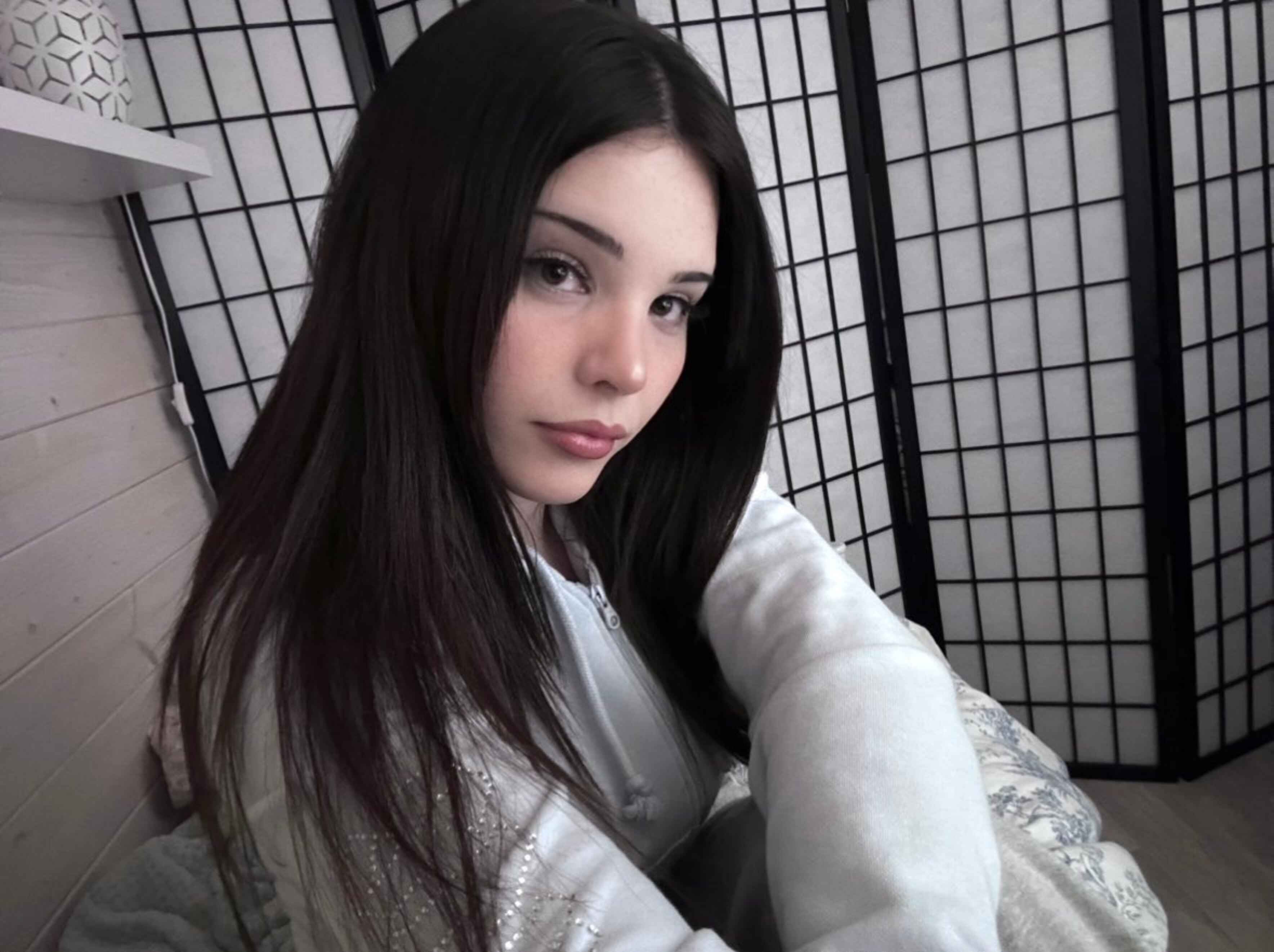 nude everlyeira professions