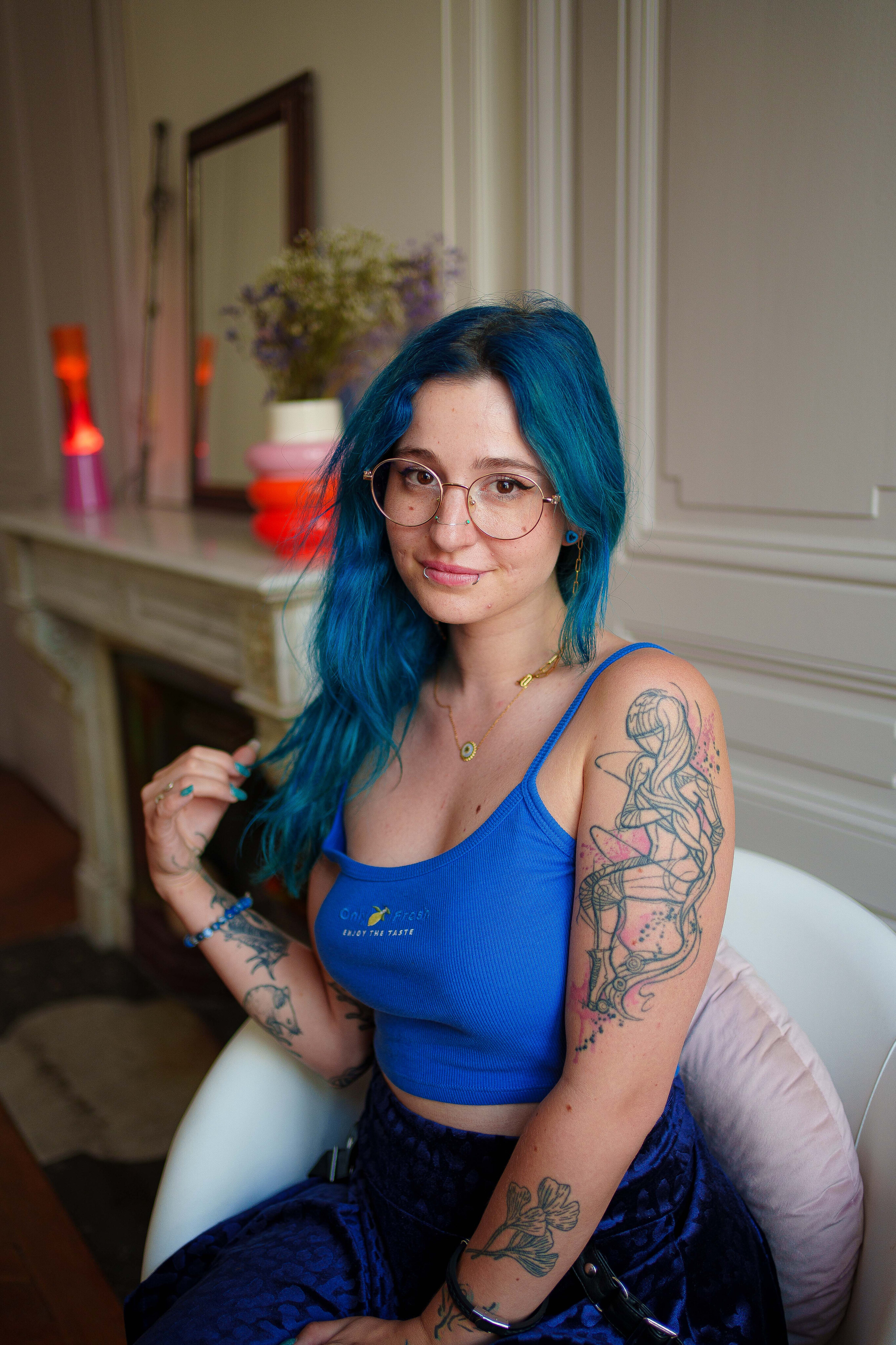 nude khalamite messaging